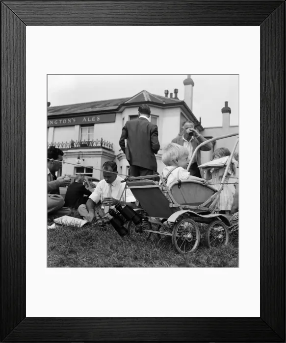 Framed Print : A scene outside the Derby Arms, Derby Day at Epsom. 3rd June 1959