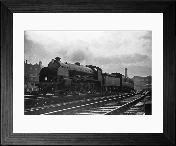 Framed Print : Southern Railways King Arthur Class locomotive Pendragon seen here on its approach to Framed Print : Southern Railways King Arthur Class locomotive Pendragon seen here on its approach to