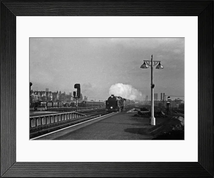 Framed Print : Southern Railways King Arthur Class locomotive Sir Harry Le Fiske Lake thunders through Framed Print : Southern Railways King Arthur Class locomotive Sir Harry Le Fiske Lake thunders through