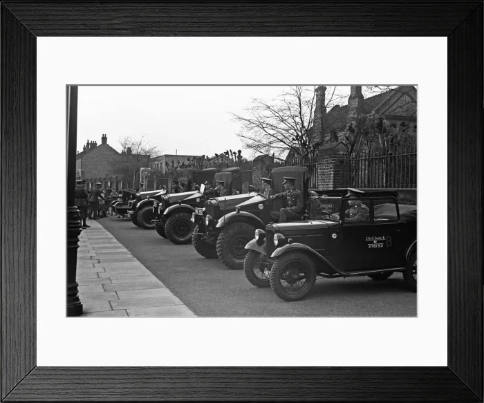 Framed Print : Vehicles including a Bren Gun Carrier of the 2nd Battalion East Surrey Regiment