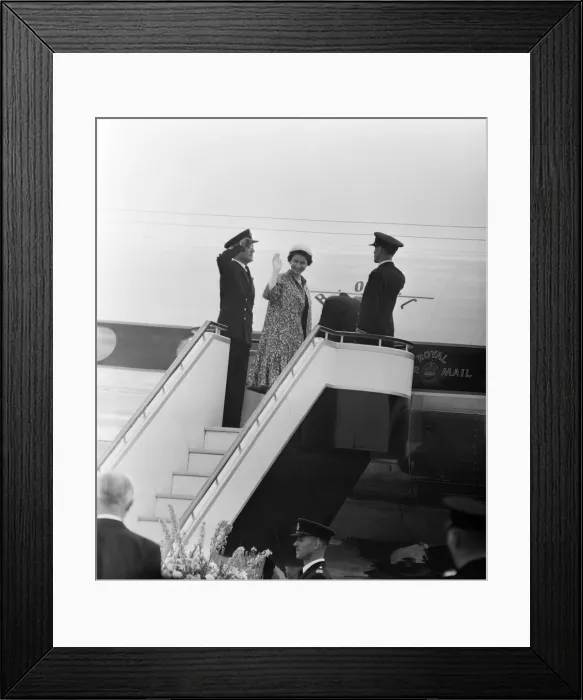 Framed Print : Her Majesty The Queen and The Duke of Edinburgh leave London Airport in a Comet IV for