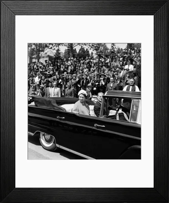 Framed Print : Queen Elizabeth II and The Duke of Edinburgh during her visit to Canada Framed Print : Queen Elizabeth II and The Duke of Edinburgh during her visit to Canada