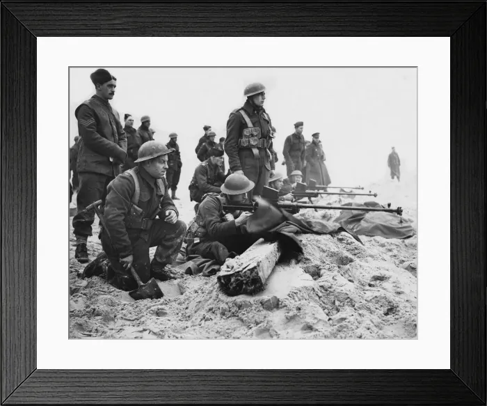 Framed Print : Men of the 1st Royal Welsh Fusiliers practise firing their Boys anti-tank rifles