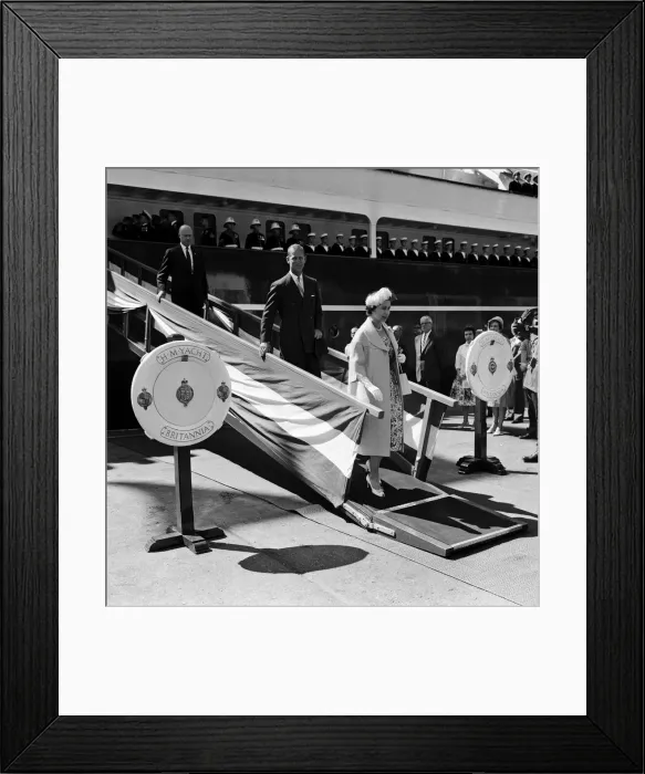 Framed Print : Queen Elizabeth II and The Duke of Edinburgh during her visit to Canada Framed Print : Queen Elizabeth II and The Duke of Edinburgh during her visit to Canada
