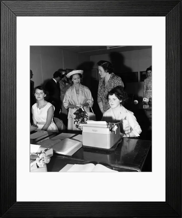 Framed Print : Princess Margaret visits the Royal Normal College for the Blind at Rowton Castle Framed Print : Princess Margaret visits the Royal Normal College for the Blind at Rowton Castle