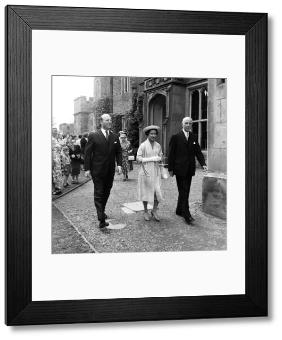 Framed Print : Princess Margaret visits the Royal Normal College for the Blind at Rowton Castle Framed Print : Princess Margaret visits the Royal Normal College for the Blind at Rowton Castle
