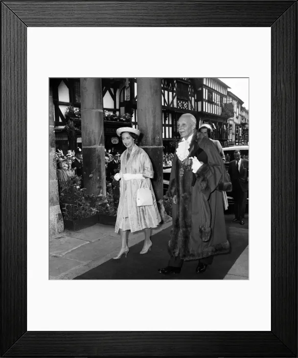 Framed Print : Princess Margaret visits Bishops Castle, Shropshire. 30th June 1959 Framed Print : Princess Margaret visits Bishops Castle, Shropshire. 30th June 1959