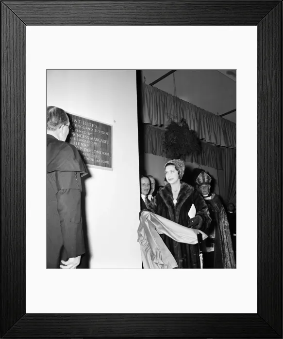 Framed Print : Princess Margaret opens St Judes School, Bethnal Green. 28th October 1959