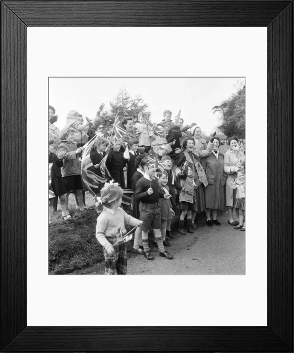 Framed Print : Queen Elizabeth II opens new laboratories and research premises at the Royal Veterinary