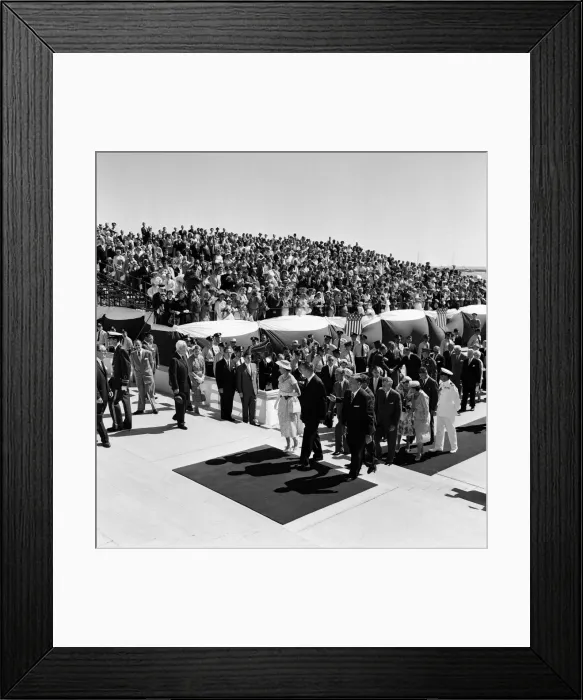 Framed Print : Queen Elizabeth II and Prince Philip, Duke of Edinburgh Royal tour of Canada Framed Print : Queen Elizabeth II and Prince Philip, Duke of Edinburgh Royal tour of Canada