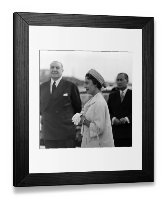 Framed Print : Queen Elizabeth II and Prince Philip, Duke of Edinburgh return to England at the end of Framed Print : Queen Elizabeth II and Prince Philip, Duke of Edinburgh return to England at the end of