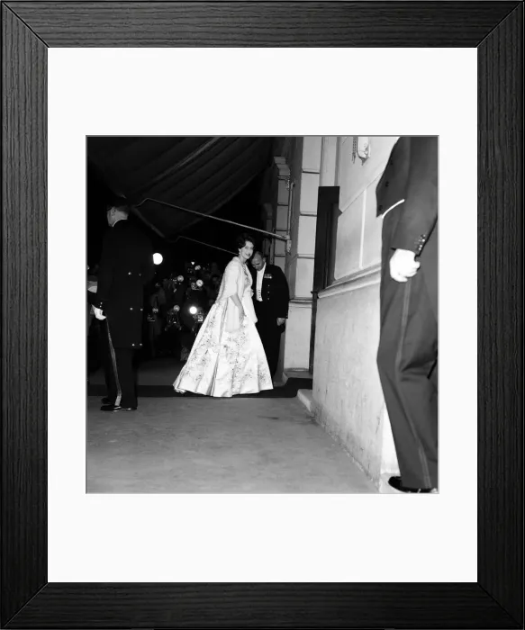 Framed Print : Princess Margaret attends a gala ballet performance at the Royal Opera House Framed Print : Princess Margaret attends a gala ballet performance at the Royal Opera House