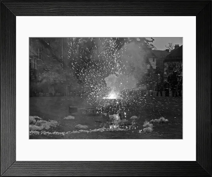 Framed Print : A. R. P. demonstration at Esher. Wardens seen here being given training on how to deal with