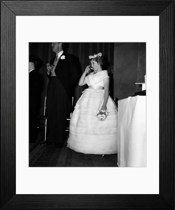 Framed Print : The wedding of Pamela Mountbatten and David Hicks at Romsey Abbey, Hampshire