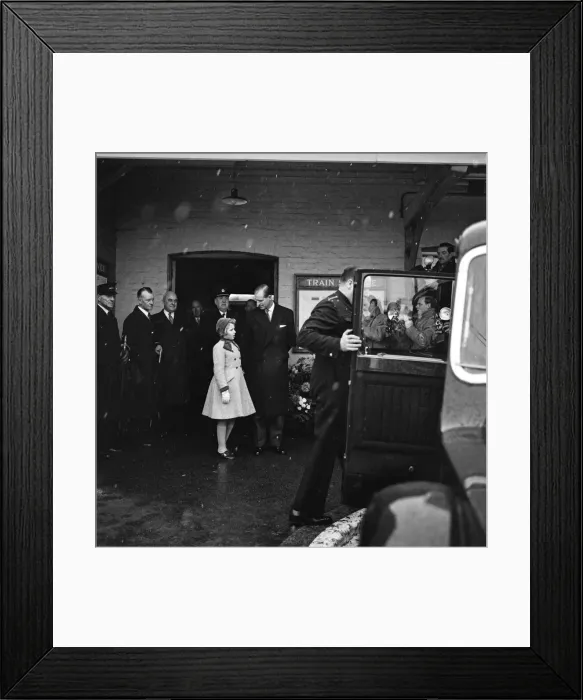 Framed Print : The wedding of Pamela Mountbatten and David Hicks at Romsey Abbey, Hampshire