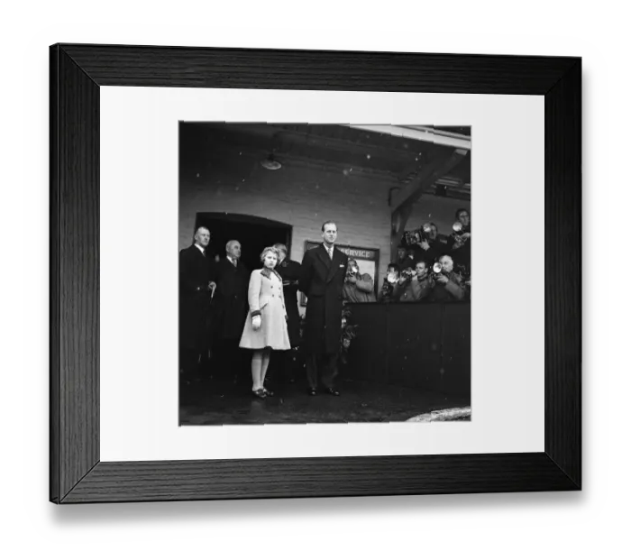 Framed Print : The wedding of Pamela Mountbatten and David Hicks at Romsey Abbey, Hampshire