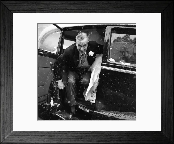 Framed Print : The wedding of Pamela Mountbatten and David Hicks at Romsey Abbey, Hampshire