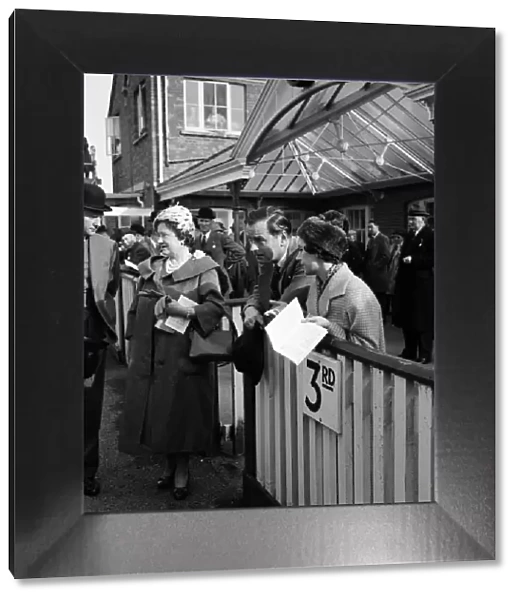 Princess Margaret and The Queen Mother at the Newbury Races. Newbury, Berkshire
