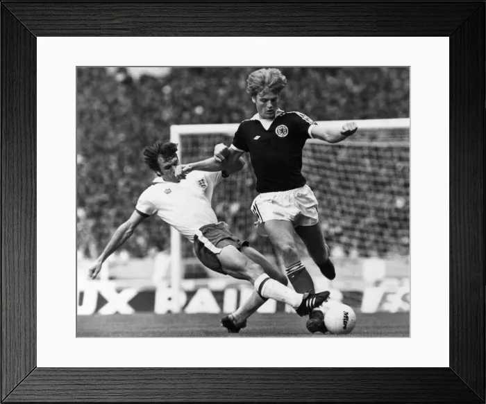 Framed Print : England 1-2 Scotland, British Home Championship, Wembley Stadium, Saturday 4th June 1977 Framed Print : England 1-2 Scotland, British Home Championship, Wembley Stadium, Saturday 4th June 1977
