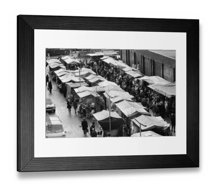 Framed Print : Hosier Street Market, Reading, Saturday 22nd March 1975