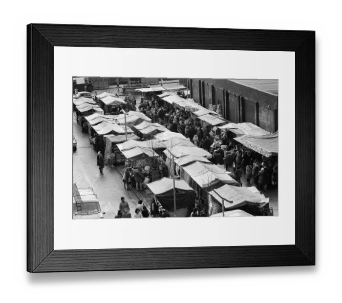 Framed Print : Hosier Street Market, Reading, Saturday 22nd March 1975