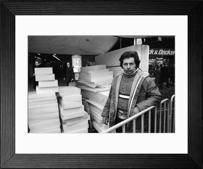 Framed Print : Hosier Street Market, Reading, Saturday 22nd March 1975 Framed Print : Hosier Street Market, Reading, Saturday 22nd March 1975