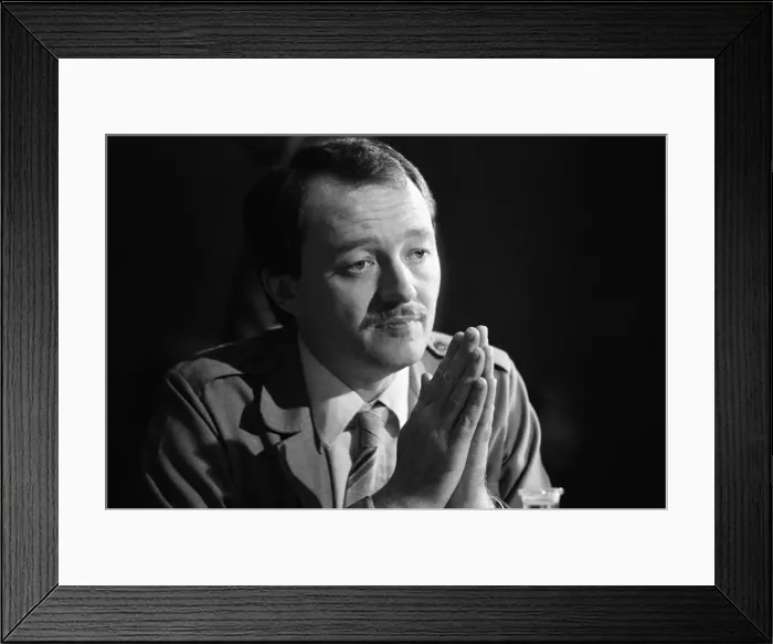Framed Print : Ken Livingstone, Leader of the Greater London Council, holds a Press Conference at County Framed Print : Ken Livingstone, Leader of the Greater London Council, holds a Press Conference at County