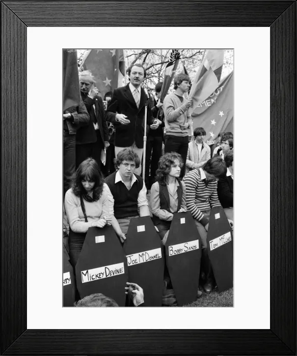 Framed Print : GLC leader Ken Livingstone speaking at a Commemoration for Northern Ireland hunger Framed Print : GLC leader Ken Livingstone speaking at a Commemoration for Northern Ireland hunger