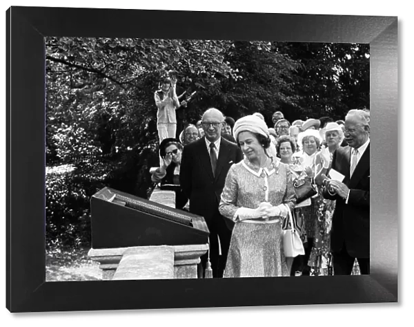 Queen Elizabeth II visits Stratford-upon-Avon. 27th June 1975