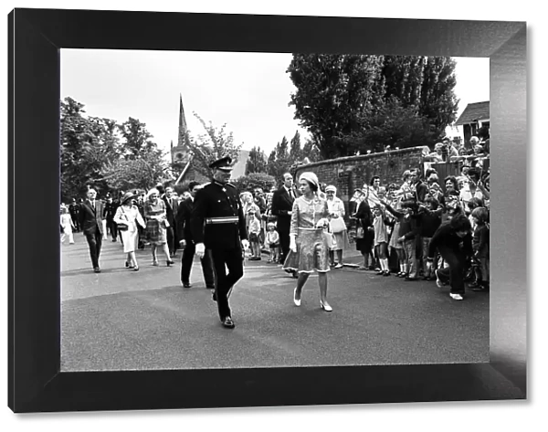 Queen Elizabeth II visits Stratford-upon-Avon, Warwickshire. 27th June 1975