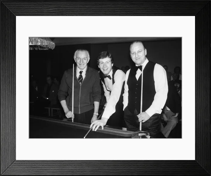 Framed Print : Snooker player Steve Davis (centre) with J. Evans (left) and A. Morrowe Framed Print : Snooker player Steve Davis (centre) with J. Evans (left) and A. Morrowe