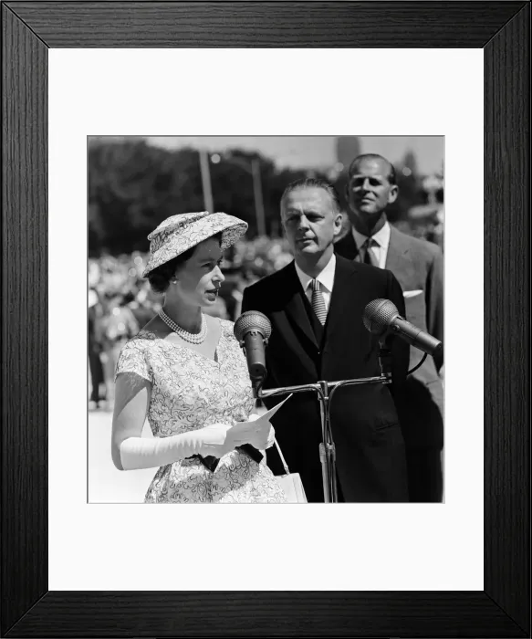 Framed Print : Queen Elizabeth II and Prince Philip, Duke of Edinburgh Royal tour of Canada Framed Print : Queen Elizabeth II and Prince Philip, Duke of Edinburgh Royal tour of Canada