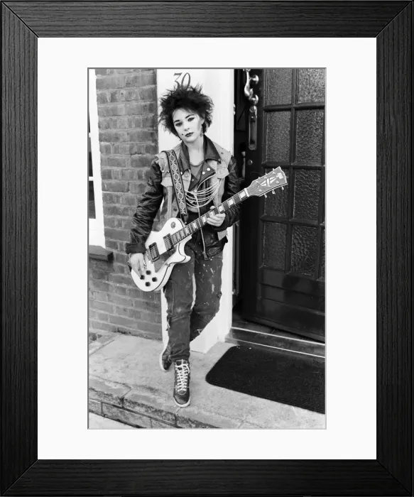 Framed Print : Schoolgirl Laura Goldsmith transforms into a punk rocker. 18th December 1980 Framed Print : Schoolgirl Laura Goldsmith transforms into a punk rocker. 18th December 1980