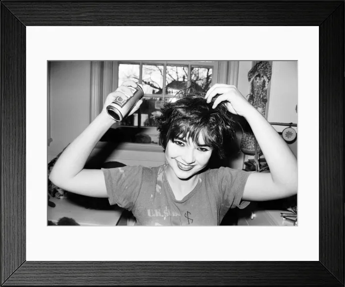 Framed Print : Schoolgirl Laura Goldsmith transforms into a punk rocker. 18th December 1980 Framed Print : Schoolgirl Laura Goldsmith transforms into a punk rocker. 18th December 1980