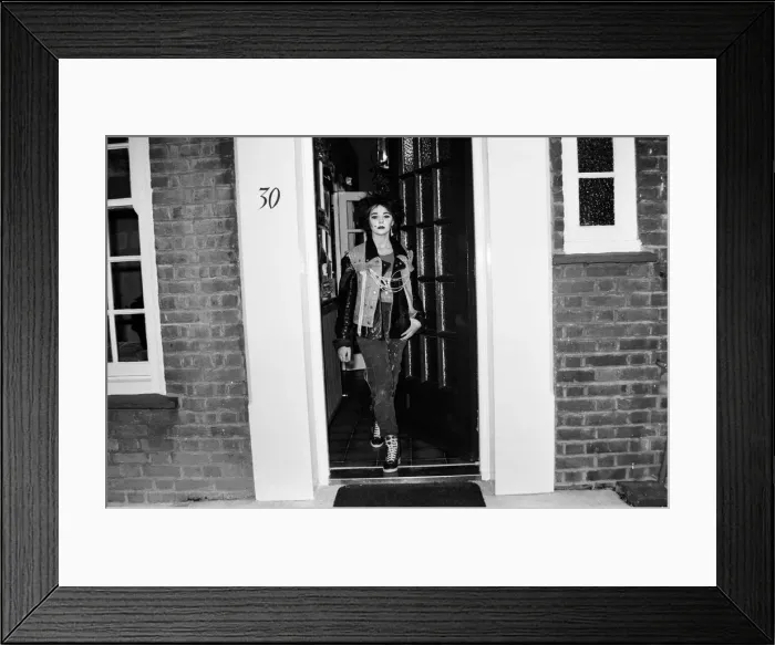 Framed Print : Schoolgirl Laura Goldsmith transforms into a punk rocker. 18th December 1980 Framed Print : Schoolgirl Laura Goldsmith transforms into a punk rocker. 18th December 1980