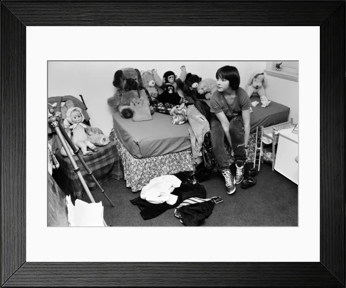 Framed Print : Schoolgirl Laura Goldsmith transforms into a punk rocker. 18th December 1980 Framed Print : Schoolgirl Laura Goldsmith transforms into a punk rocker. 18th December 1980