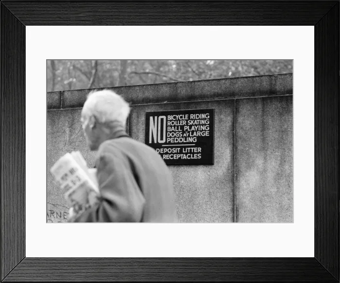 Framed Print : New York Scenes, Thursday 15th October 1964 Framed Print : New York Scenes, Thursday 15th October 1964