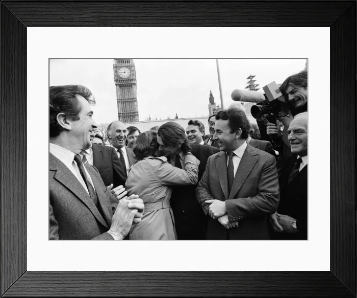 Framed Print : Shirley Williams returns to the House of Commons as the first MP elected for the Social Framed Print : Shirley Williams returns to the House of Commons as the first MP elected for the Social