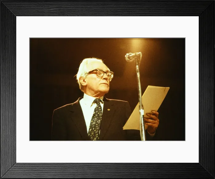 Framed Print : Leader of the Labour Party Michael Foot. September 1982 Framed Print : Leader of the Labour Party Michael Foot. September 1982