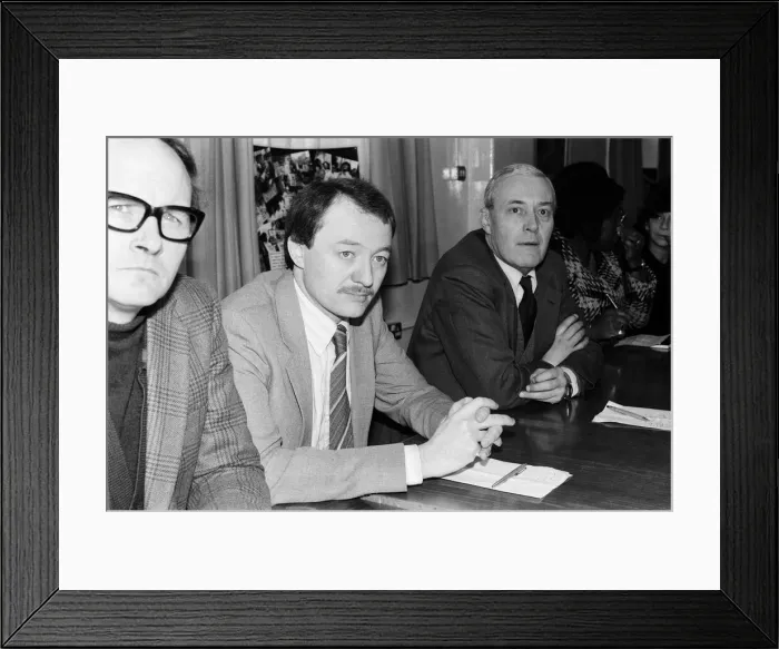 Framed Print : Tony Benn with Ken Livingstone at a meeting at St Marys Hospital, Harrow Road Framed Print : Tony Benn with Ken Livingstone at a meeting at St Marys Hospital, Harrow Road