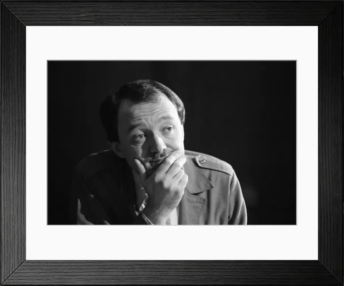 Framed Print : Ken Livingstone, Leader of the Greater London Council, holds a Press Conference at County Framed Print : Ken Livingstone, Leader of the Greater London Council, holds a Press Conference at County