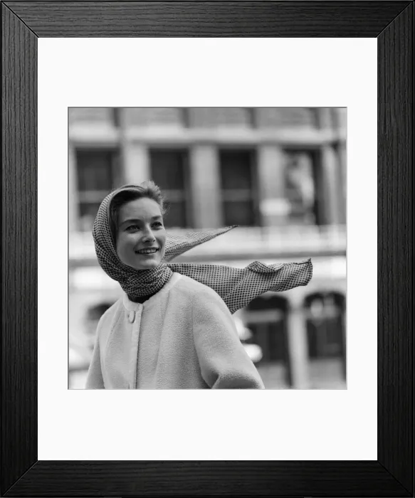 Framed Print : Tania Mallet, Model, 6th April 1961 Framed Print : Tania Mallet, Model, 6th April 1961
