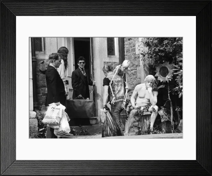 Framed Print : The cast of The Young Ones filming on location at Codrington Road, Bristol Framed Print : The cast of The Young Ones filming on location at Codrington Road, Bristol