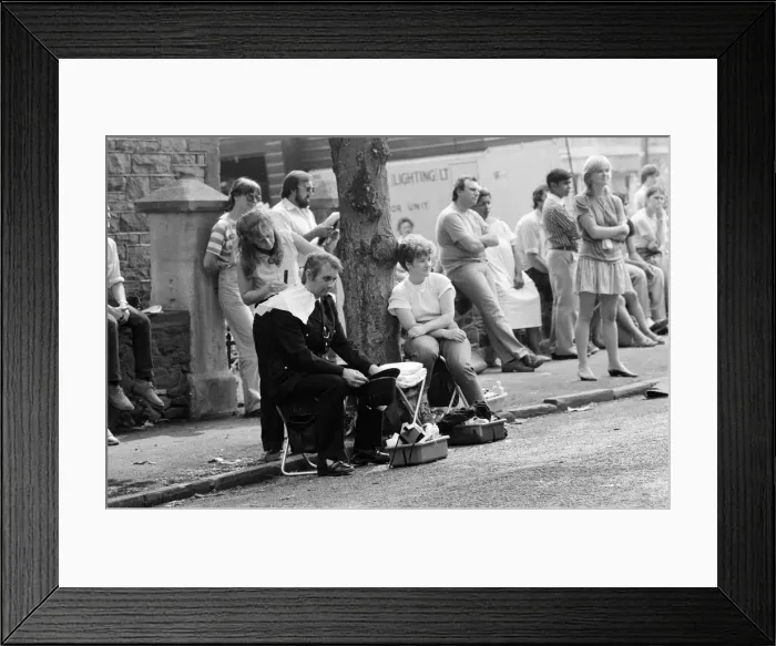Framed Print : The filming of The Young Ones on location at Codrington Road, Bristol. August 1982 Framed Print : The filming of The Young Ones on location at Codrington Road, Bristol. August 1982
