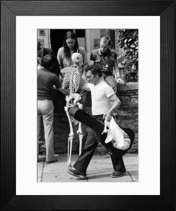 Framed Print : The filming of The Young Ones on location at Codrington Road, Bristol