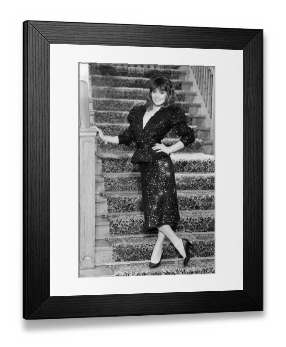 Framed Print : Model Jackie Jones, whose resemblance to Victoria Principal