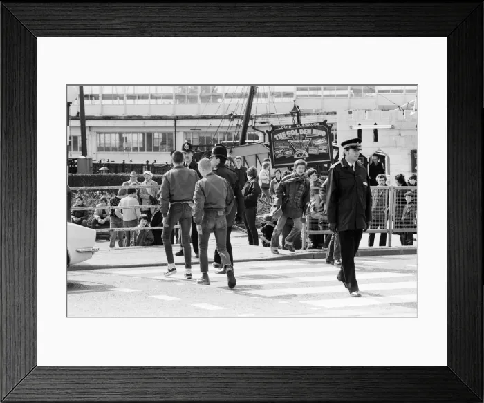 Framed Print : A group of skinheads in Southend, Essex. 4th April 1983 Framed Print : A group of skinheads in Southend, Essex. 4th April 1983