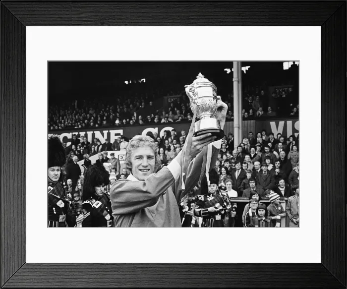 Framed Print : Middlesbrough v Sheffield Wednesday, Old Division League two match at Ayresome Park Framed Print : Middlesbrough v Sheffield Wednesday, Old Division League two match at Ayresome Park