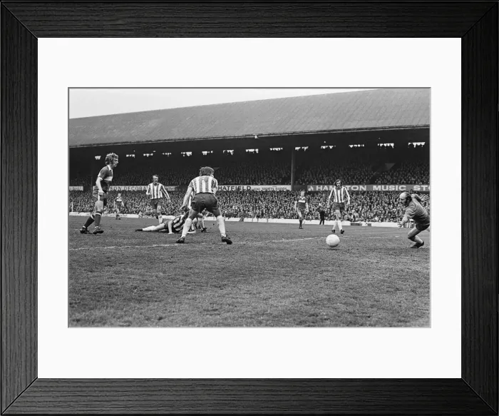 Framed Print : Middlesbrough v Sheffield Wednesday, Old Division League two match at Ayresome Park Framed Print : Middlesbrough v Sheffield Wednesday, Old Division League two match at Ayresome Park