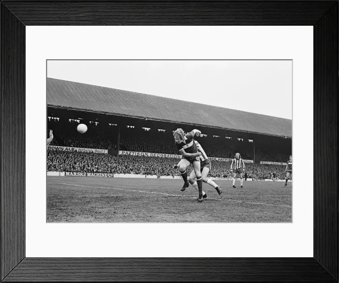 Framed Print : Middlesbrough v Sheffield Wednesday, Old Division League two match at Ayresome Park Framed Print : Middlesbrough v Sheffield Wednesday, Old Division League two match at Ayresome Park